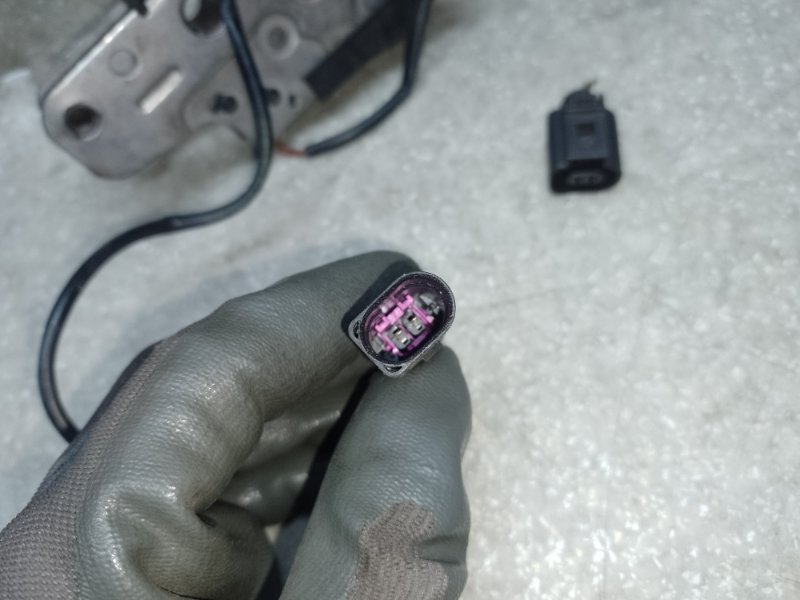 Замок капота PASSAT CC 08-12 2008 2.0 CCTA Замок капота PASSAT CC 08-12 2008 2.0 CCTA