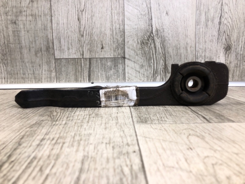 Кронштейн редуктора передний левый LAND CRUISER PRADO 120 02-09 4.0 1GR-FE Кронштейн редуктора передний левый LAND CRUISER PRADO 120 02-09 4.0 1GR-FE