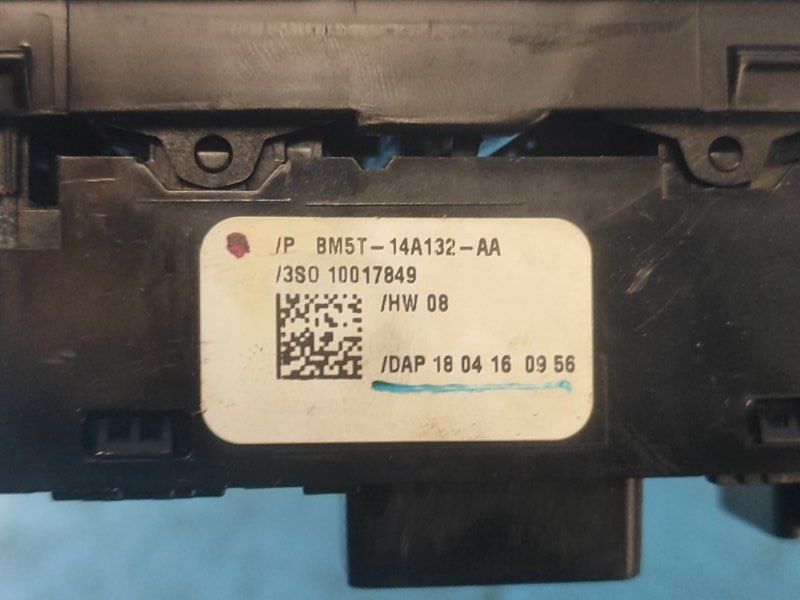 Блок управления стеклоподъемниками передний левый ESCAPE 12-19