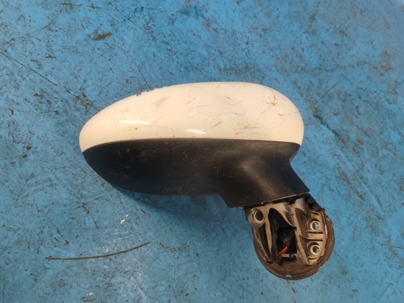 Запчасть зеркало правое KIA RIO UB 2011-2017 2012 1.6 G4FD 87620-1W140 Б/У Зеркало правое KIA RIO UB 2011-2017 2012 1.6 G4FD 87620-1W140 Б/У