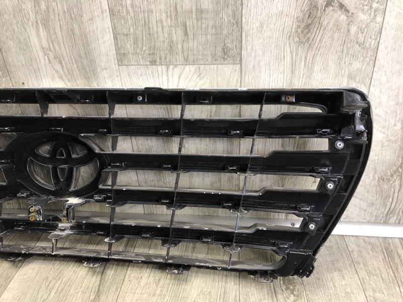 Решетка радиатора LAND CRUISER 200 08-21 Решетка радиатора LAND CRUISER 200 08-21