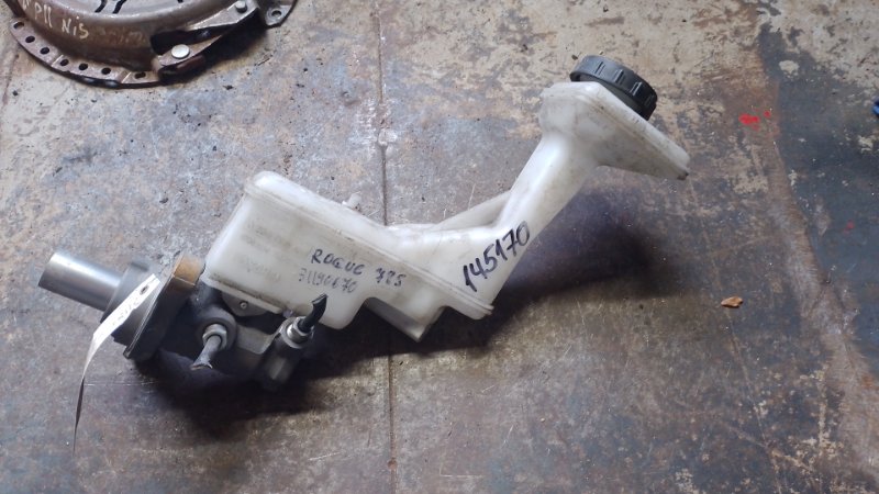 Главный тормозной цилиндр NISSAN X-TRAIL/ROGUE T32 13-20 2017 T32 2.5 QR25DE 46010-4BA2C Б/У