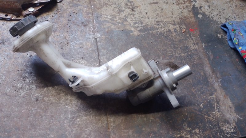 Главный тормозной цилиндр NISSAN X-TRAIL/ROGUE T32 13-20 T32 2.5 QR25DE