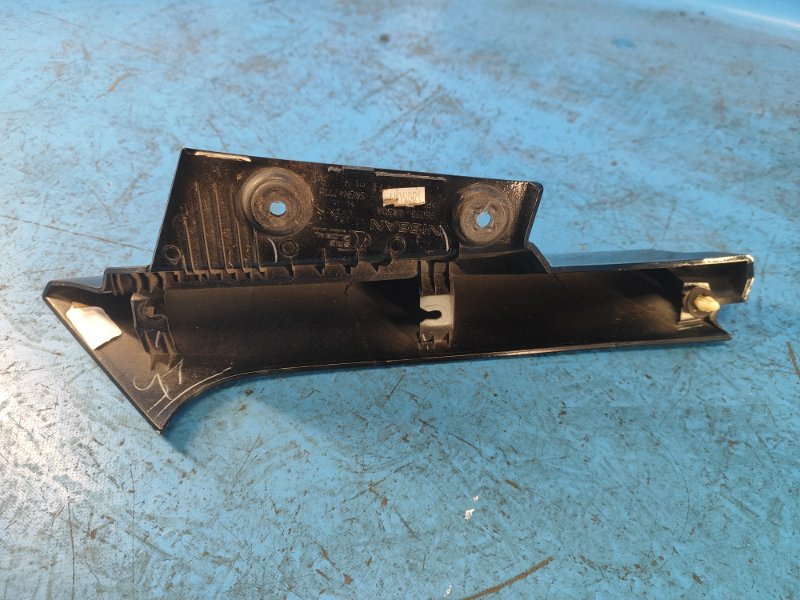 Накладка крышки багажника левая NISSAN X-TRAIL/ROGUE T32 13-20 Накладка крышки багажника левая NISSAN X-TRAIL/ROGUE T32 13-20