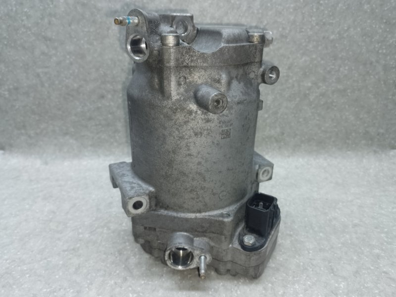 Запчасть компрессор кондиционера NISSAN LEAF 10-17 2011 EM61 926001MG0A Б/У Компрессор кондиционера NISSAN LEAF 10-17 2011 EM61 926001MG0A Б/У
