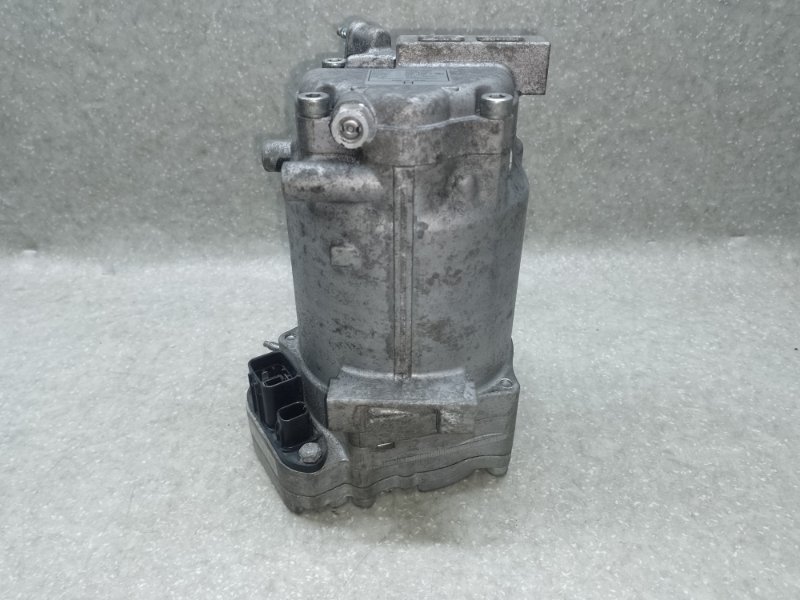Компрессор кондиционера NISSAN LEAF 10-17 EM61 Компрессор кондиционера NISSAN LEAF 10-17 EM61