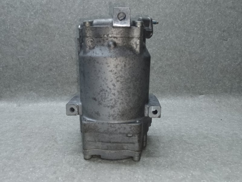 Компрессор кондиционера LEAF 10-17 2011 EM61 Компрессор кондиционера LEAF 10-17 2011 EM61