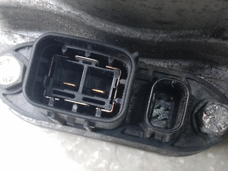 Компрессор кондиционера LEAF 10-17 2011 EM61 Компрессор кондиционера LEAF 10-17 2011 EM61