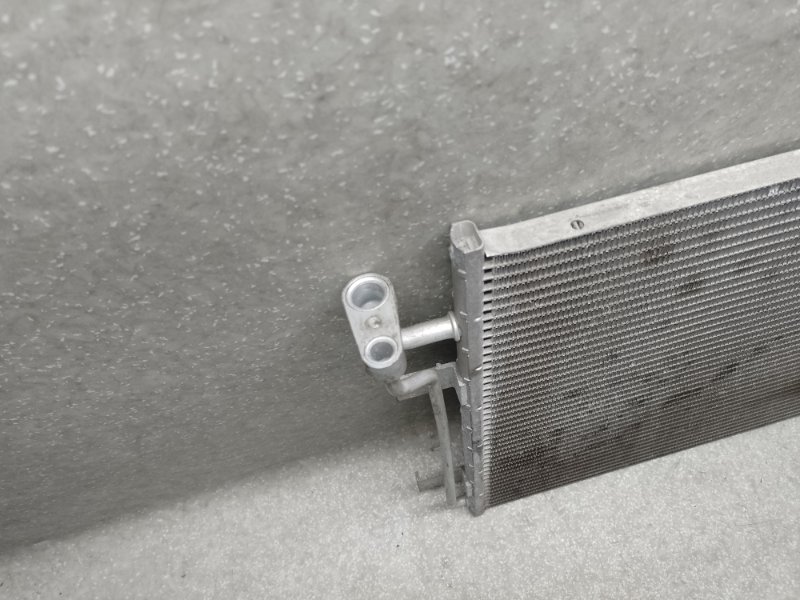 Радиатор кондиционера LEAF 10-17 2011 EM61 Радиатор кондиционера LEAF 10-17 2011 EM61