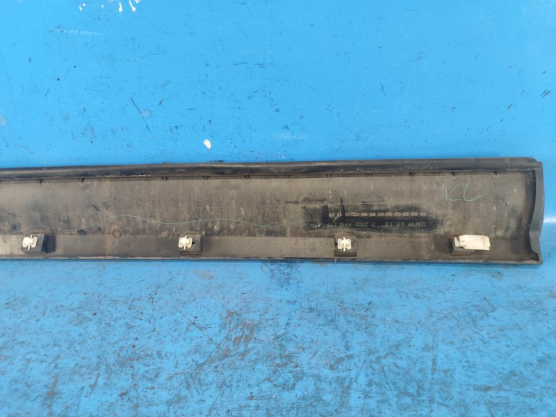 Молдинг двери передний левый X3 (F25) 11-17 Молдинг двери передний левый X3 (F25) 11-17