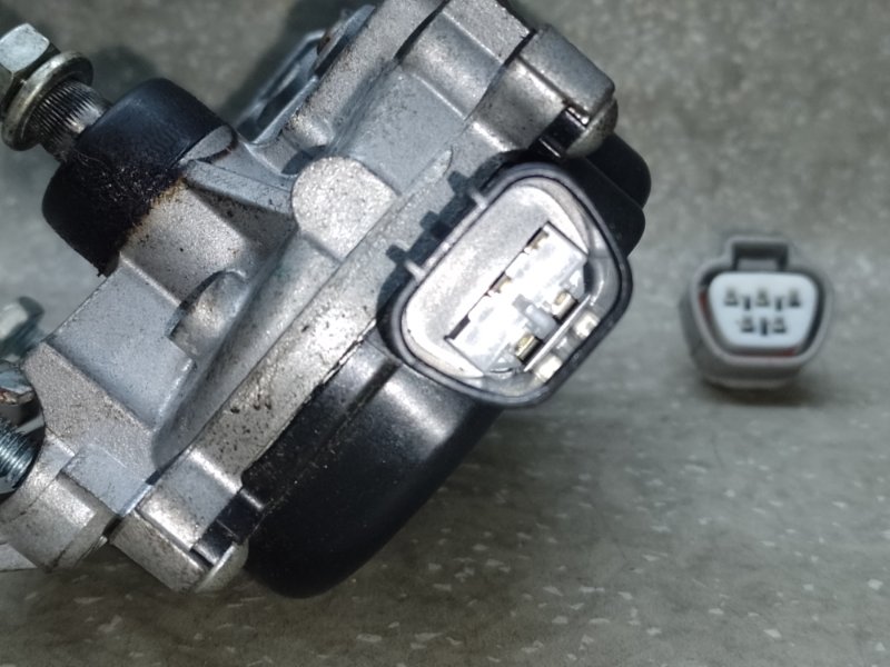 Моторчик стеклоочистителя передний NISSAN LEAF 10-17 EM61