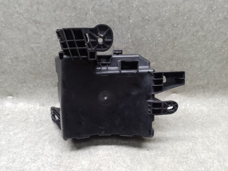 Блок предохранителей моторный отсек LEAF 10-17 2011 EM61 Блок предохранителей моторный отсек LEAF 10-17 2011 EM61