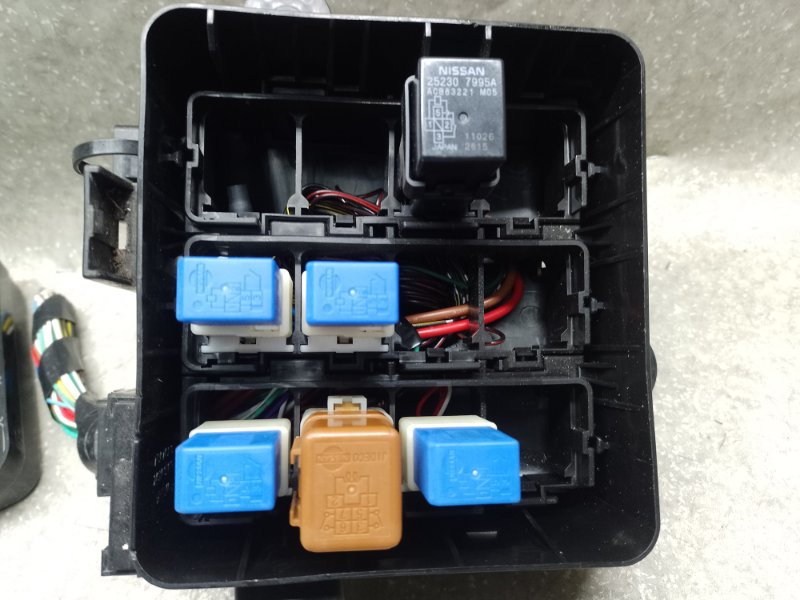 Реле NISSAN LEAF 10-17 EM61