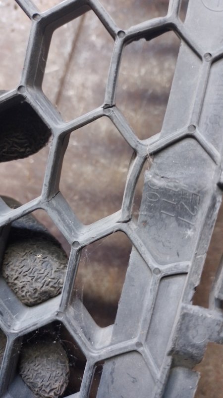 Решетка переднего бампера EX35(37) 07-12