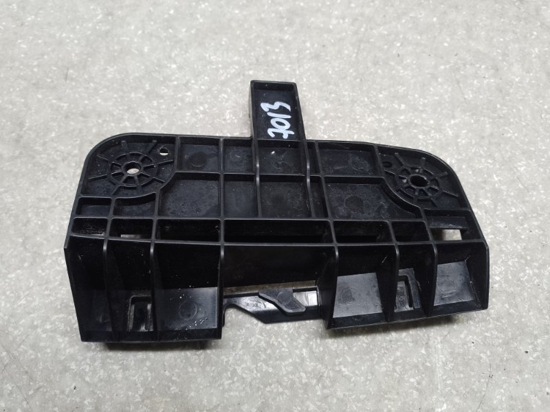 Кронштейн переднего бампера (под фарой) левый LEAF 10-17 2011 EM61