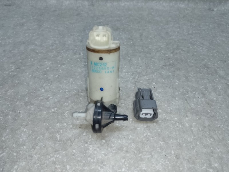 Запчасть насос омывателя стекла NISSAN LEAF 10-17 2011 EM61 28920-CA000 Б/У Насос омывателя стекла NISSAN LEAF 10-17 2011 EM61 28920-CA000 Б/У