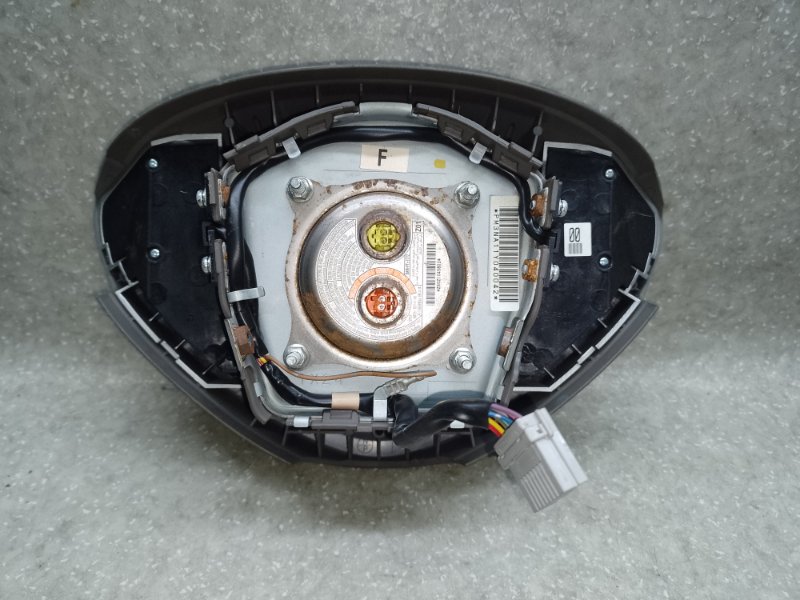 Подушка безопасности в руль NISSAN LEAF 10-17 EM61
