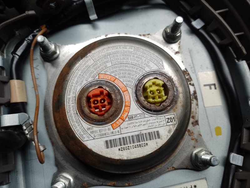 Подушка безопасности в руль LEAF 10-17 2011 EM61