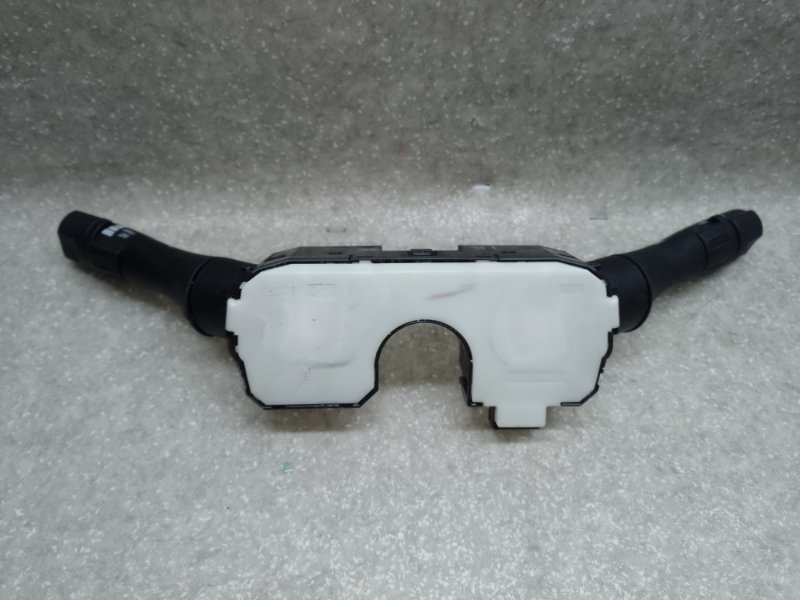 Подрулевой переключатель LEAF 10-17 2011 EM61