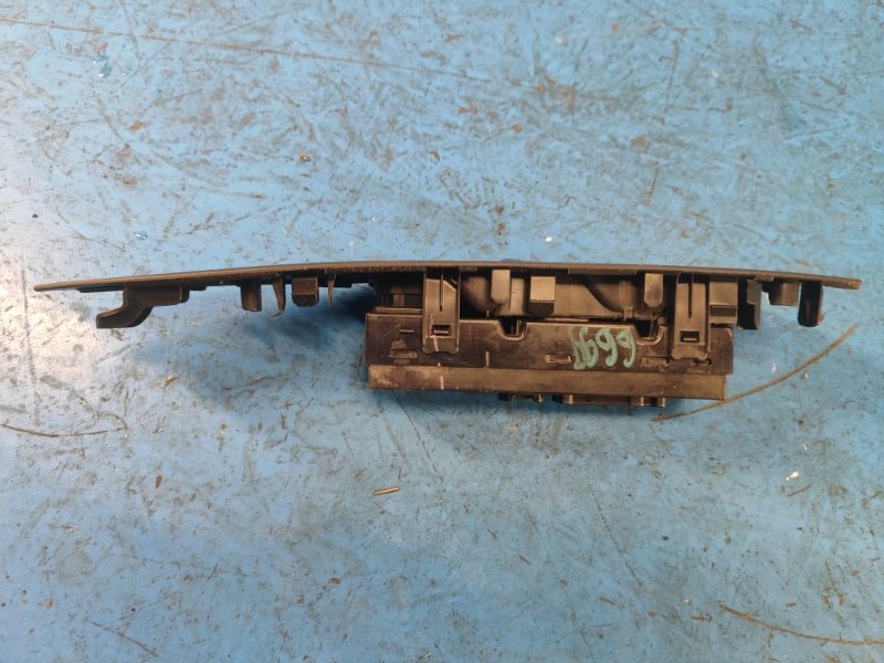 Блок управления стеклоподъемниками передний левый X-TRAIL/ROGUE T32 13-20 2016 2.5 QR25DE