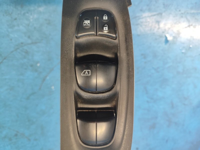 Блок управления стеклоподъемниками передний левый X-TRAIL/ROGUE T32 13-20 2016 2.5 QR25DE