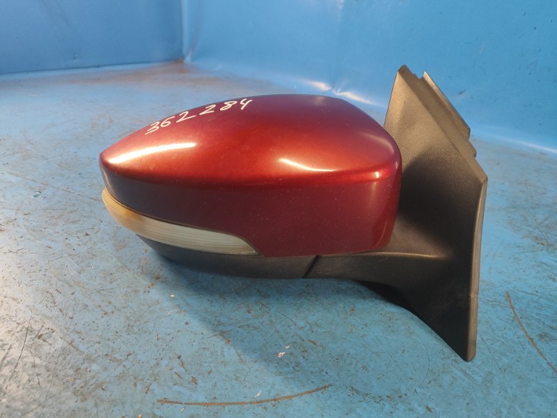 Запчасть зеркало правое FORD FOCUS 10-18 2013 2.0 C20HDEX F1EZ-17682-R Б/У Зеркало правое FORD FOCUS 10-18 2013 2.0 C20HDEX F1EZ-17682-R Б/У