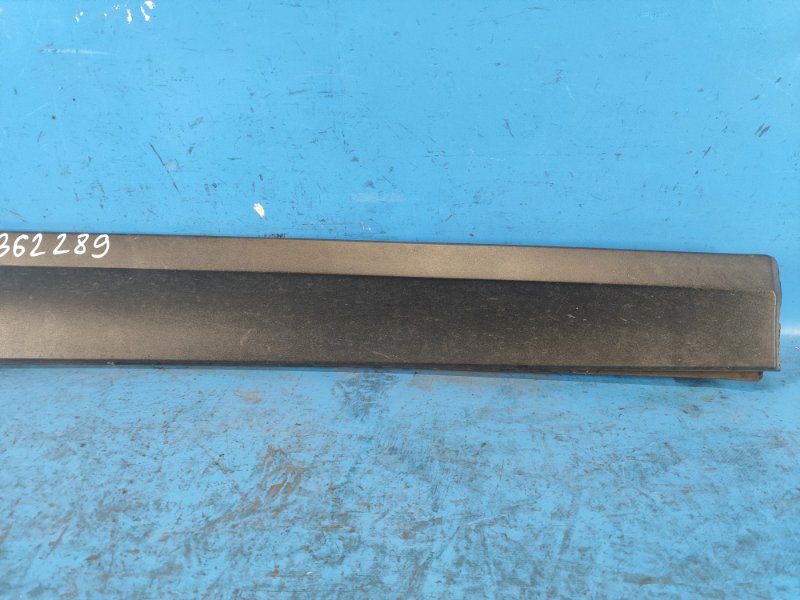 Молдинг двери передний правый BMW X3 (F25) 11-17 Молдинг двери передний правый BMW X3 (F25) 11-17