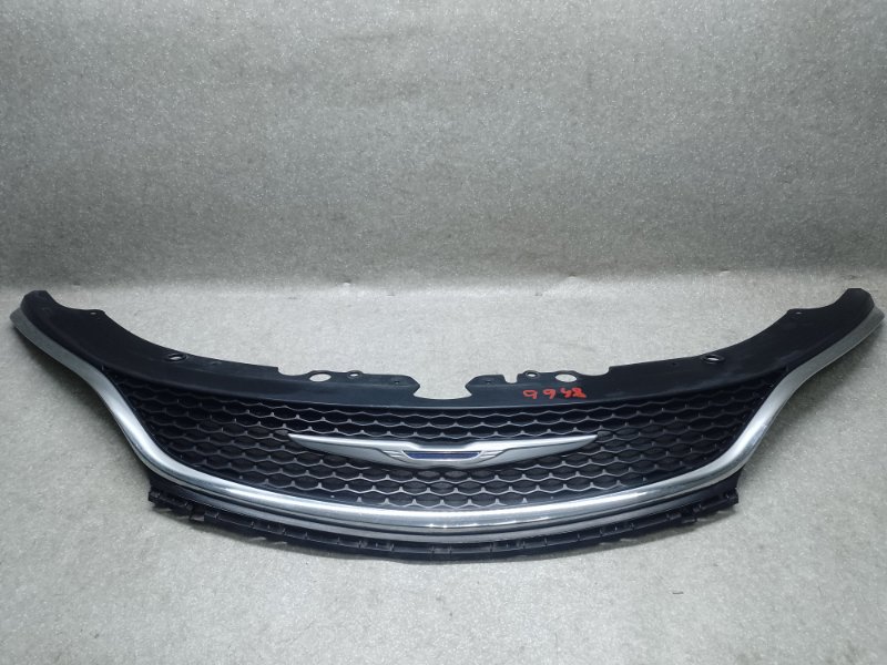 Решетка радиатора CHRYSLER 200 14-16 2016 2.4 ED6 68227 617AC Б/У
