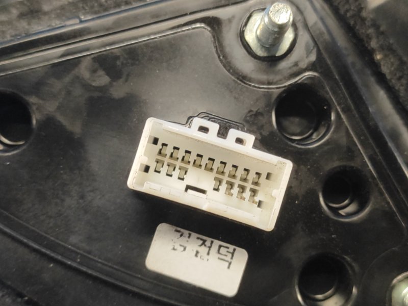 Зеркало правое ELANTRA AD 16-