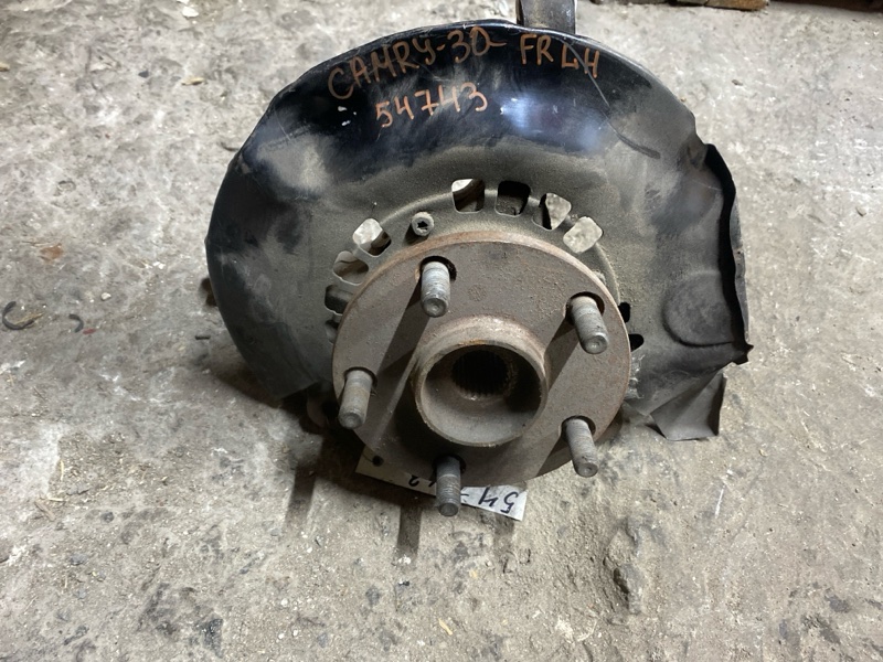 Кулак поворотный передний левый TOYOTA CAMRY 30 02-06 43212-39035 Б/У