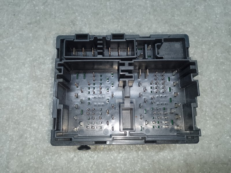 Блок предохранителей моторный отсек JOURNEY 08-20 2014 3.6 ERB Блок предохранителей моторный отсек JOURNEY 08-20 2014 3.6 ERB