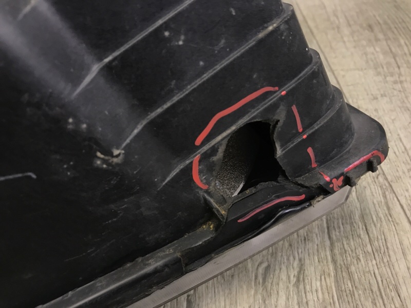 Фара левая GRAND CHEROKEE 04-10