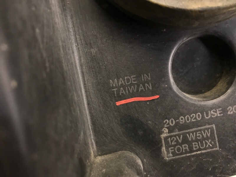 Фара левая GRAND CHEROKEE 04-10