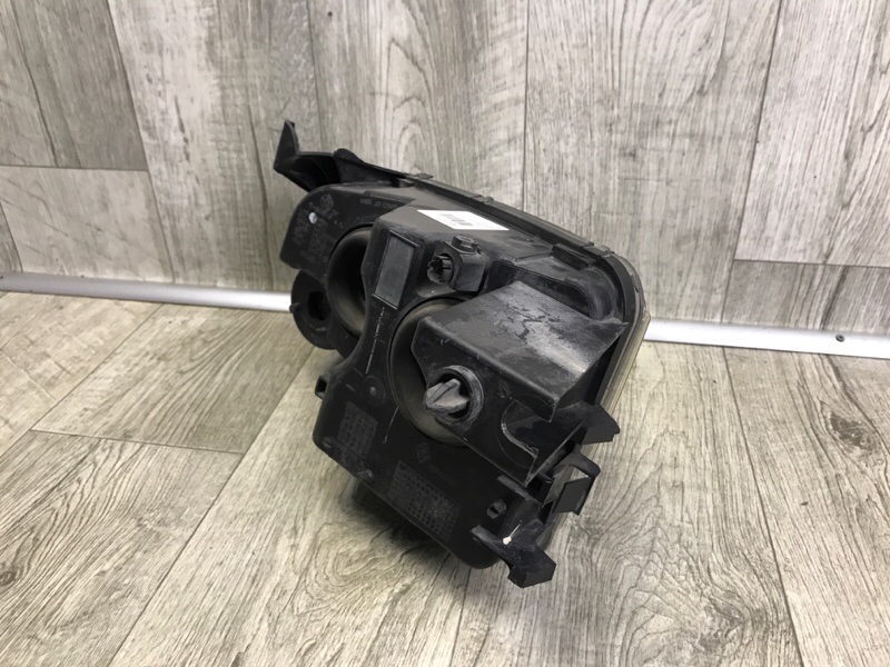 Фара правая CHARGER 05-10