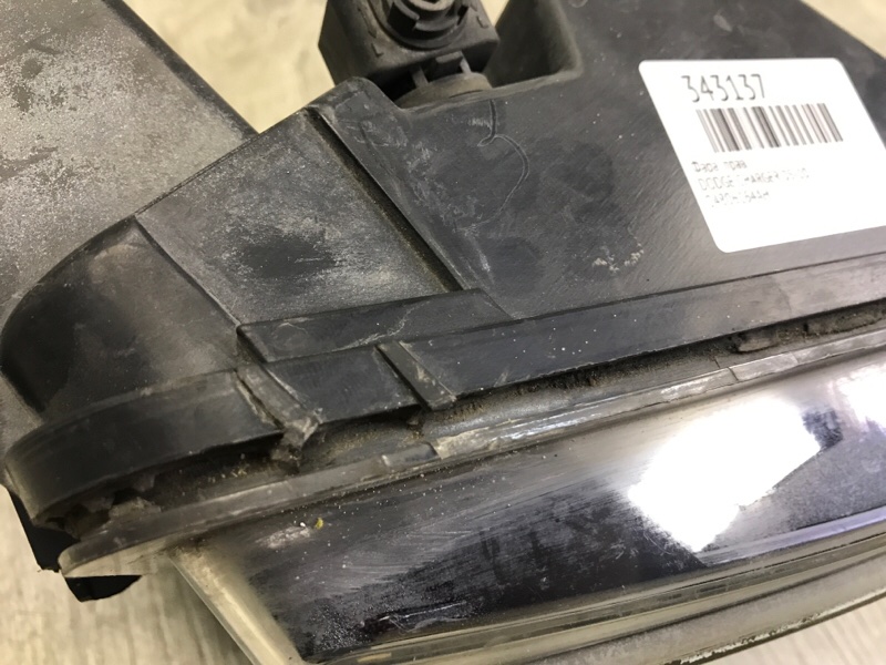 Фара правая CHARGER 05-10