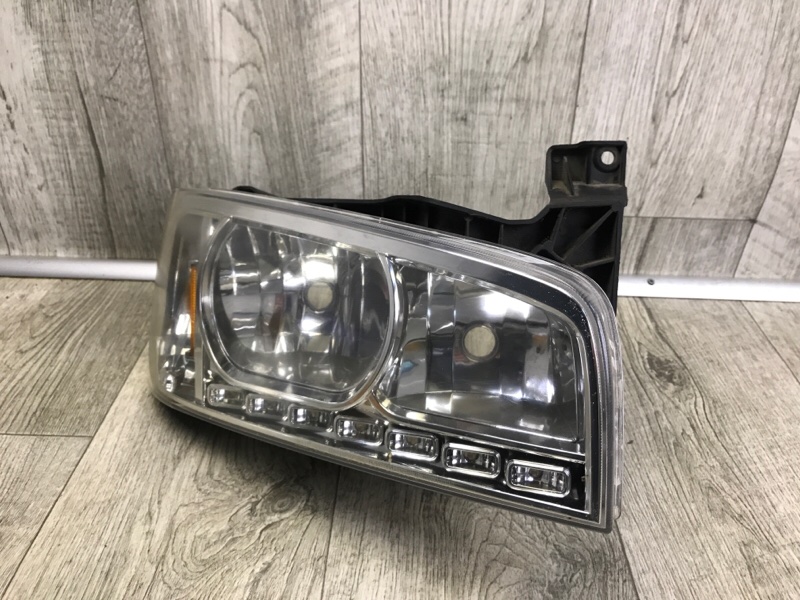 Фара правая DODGE CHARGER 05-10 Седан