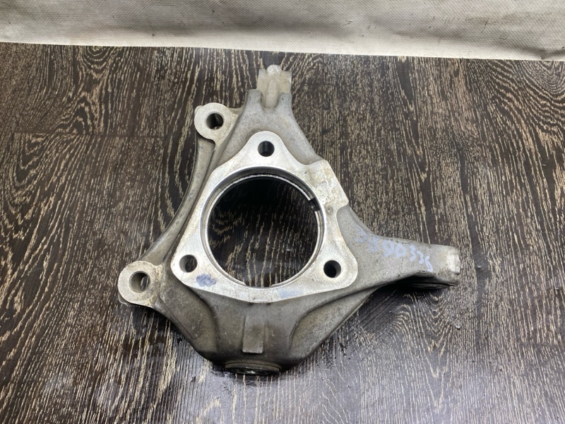 Кулак поворотный передний левый SUZUKI KIZASHI 09-14 Седан 2.4 Кулак поворотный передний левый SUZUKI KIZASHI 09-14 Седан 2.4