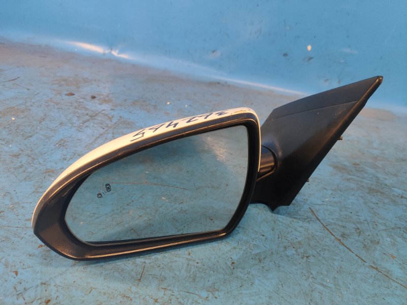 Зеркало левое HYUNDAI ELANTRA AD 16- 2.0 G4NH