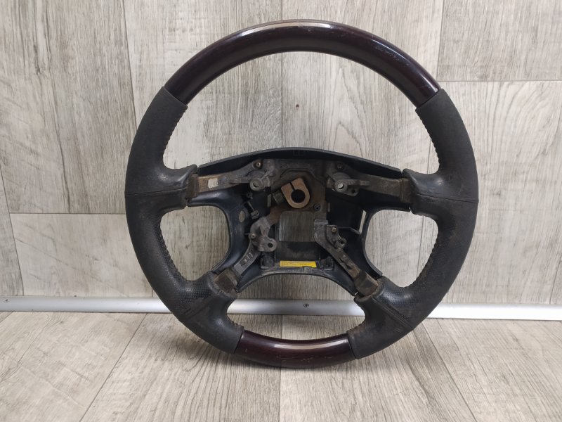 Руль MITSUBISHI PAJERO 99-06 MR646064 Б/У