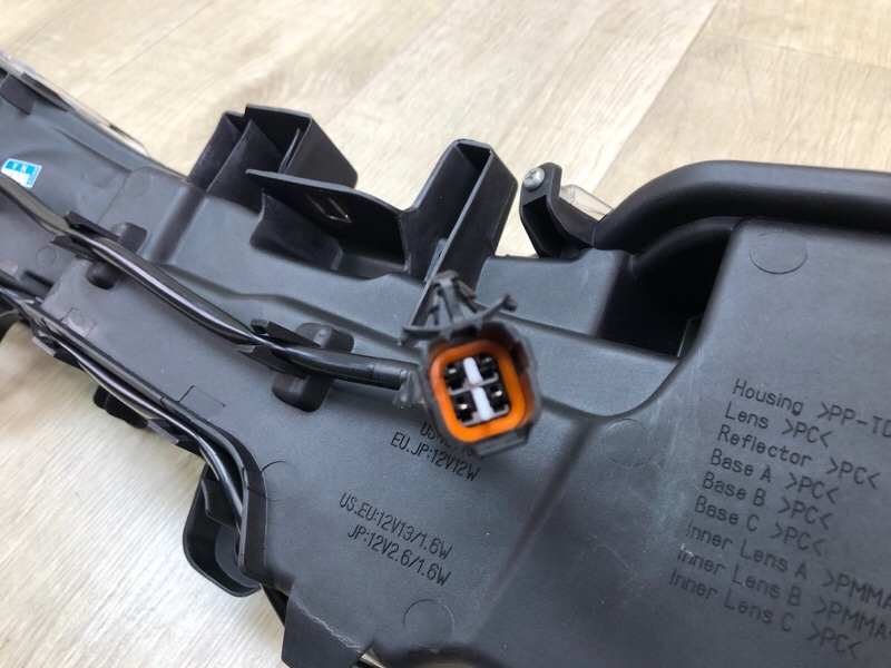 Дневной ходовой огонь левый NX 14-21 Дневной ходовой огонь левый NX 14-21