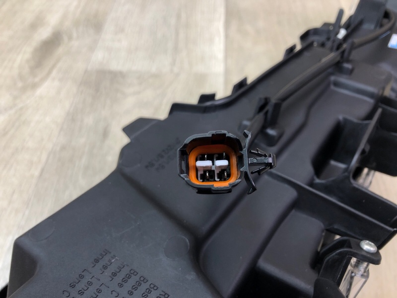 Дневной ходовой огонь левый NX 14-21 Дневной ходовой огонь левый NX 14-21