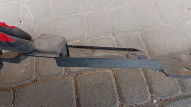 Накладка замка капота ACCORD CL7 / TSX 03-08