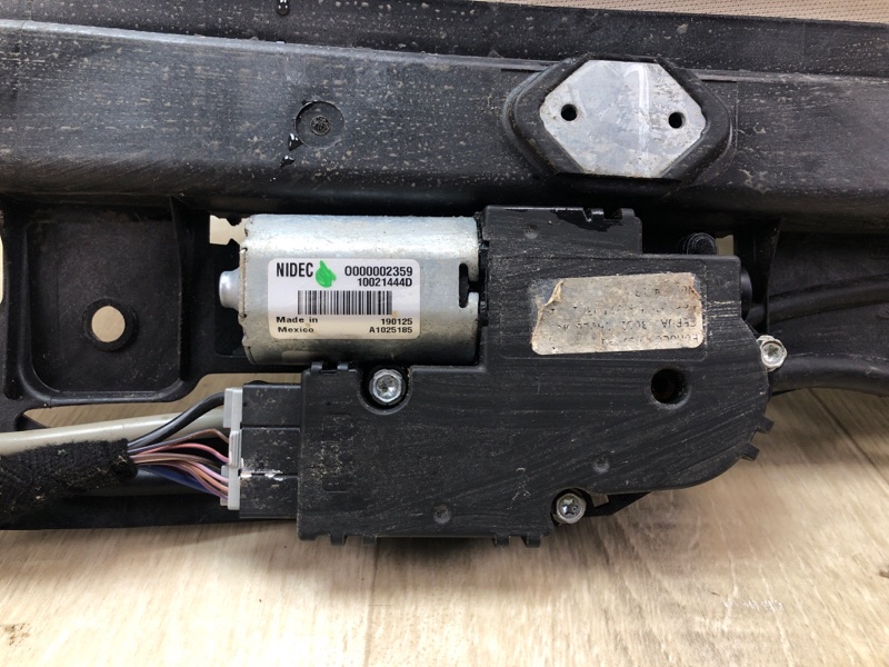 Люк FUSION 14- 2019 C20EDEF Люк FUSION 14- 2019 C20EDEF