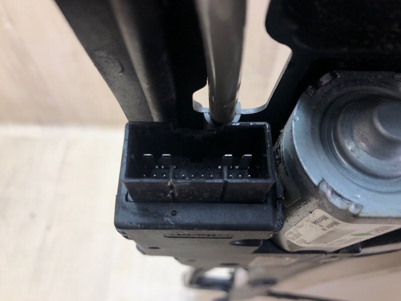 Люк FUSION 14- 2019 C20EDEF Люк FUSION 14- 2019 C20EDEF