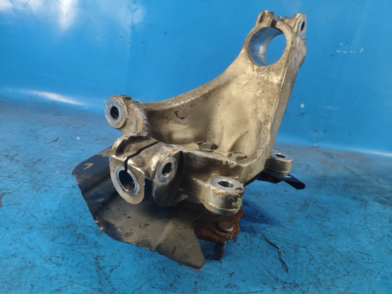 Кулак поворотный передний левый X-TRAIL/ROGUE T33 20- 2021 2.5 PR25DD