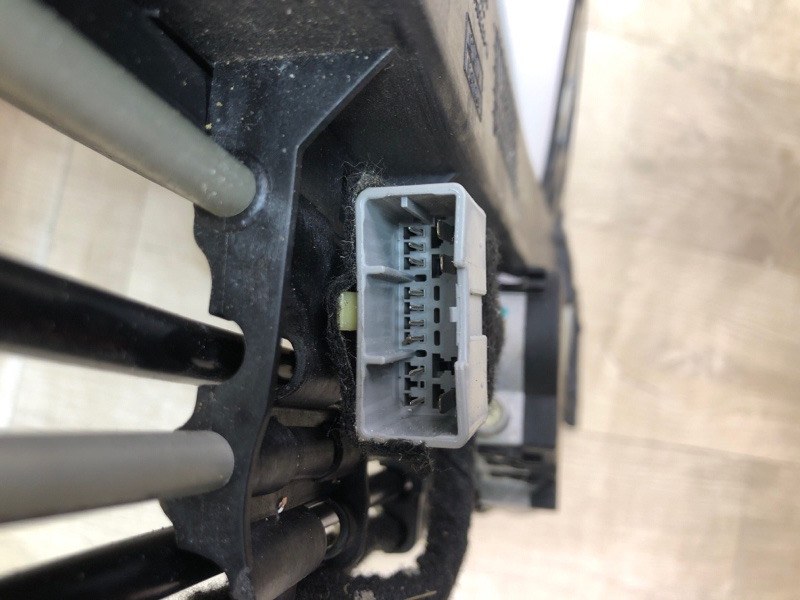 Люк ESCAPE 12-19 2014 T20HDTX Люк ESCAPE 12-19 2014 T20HDTX