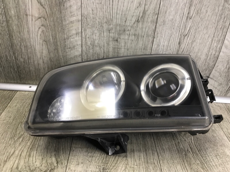 Фара левая CHARGER 05-10 Седан