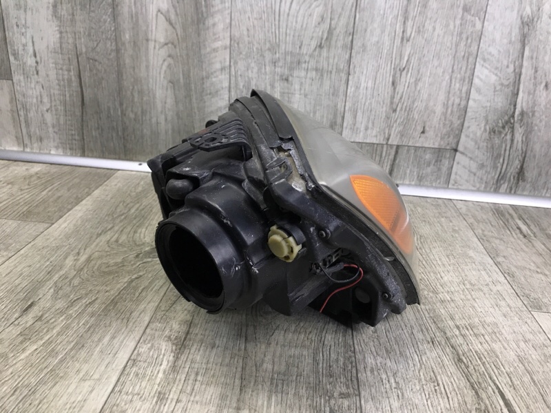 Фара правая SORENTO BL 02-09