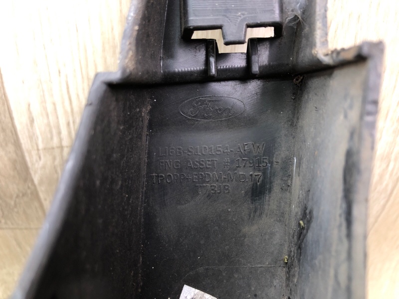 Накладка порога наружная правая ESCAPE 19 - 2020 C15FDOS Накладка порога наружная правая ESCAPE 19 - 2020 C15FDOS