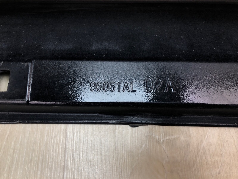 Накладка порога наружная правая LEGACY BN 14-18 2014 2.5 FB25B